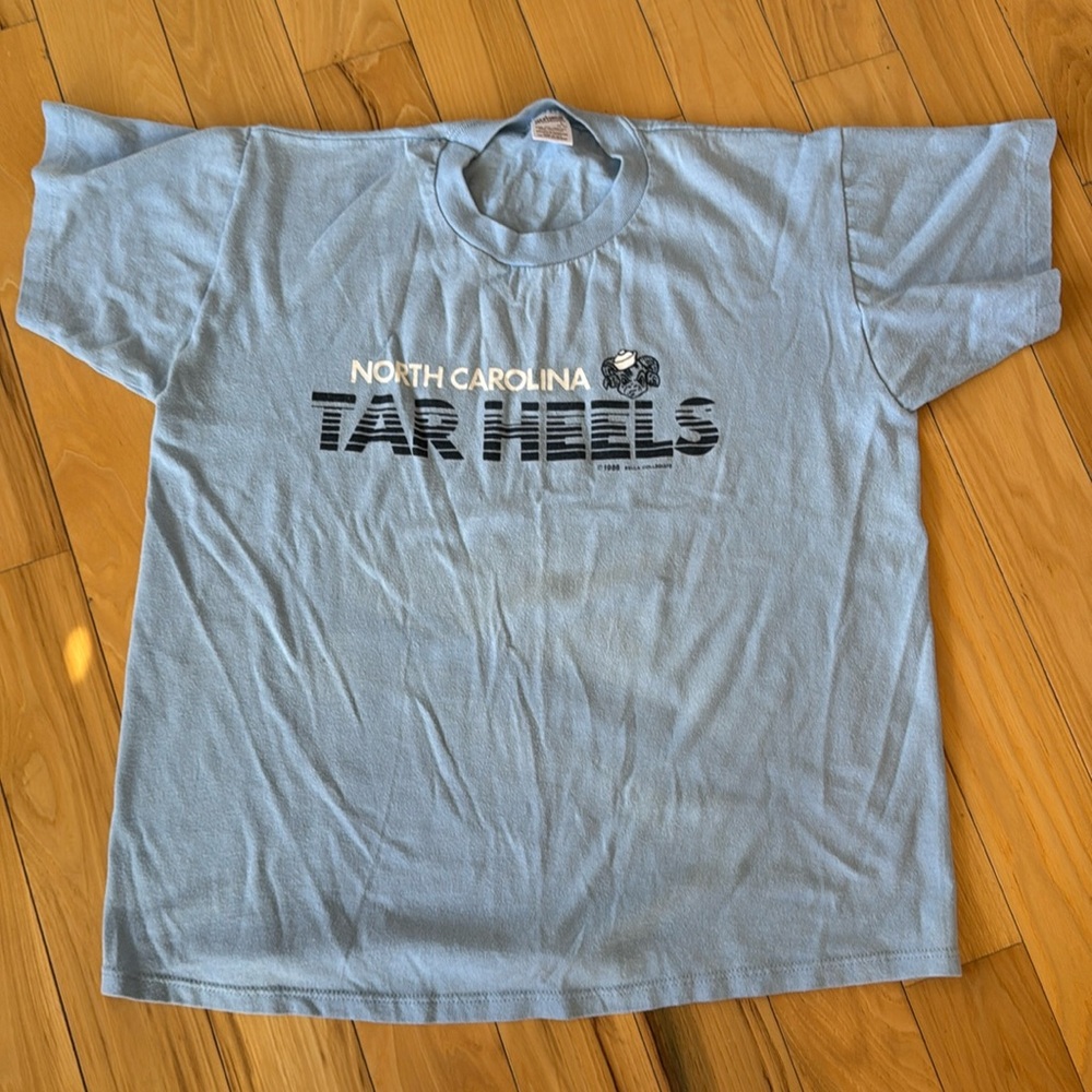 Vintage Tar Heels basketball T shirt